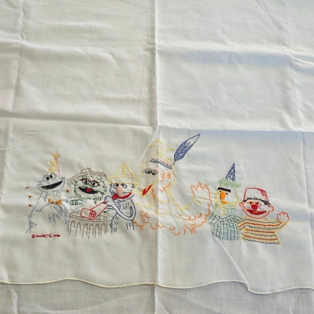 Sesame Street Kids 35x48 Crib Sheet White Vintage Muppets Embroidered Characters